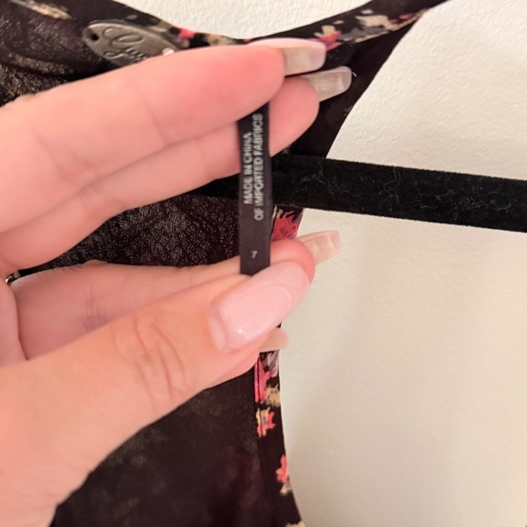 Guess Floral mini dress (size 7) - Picture 3 of 4